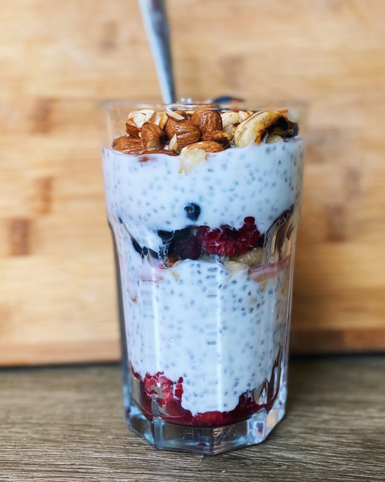 Chia Yogurt Quicky Nut Nola
